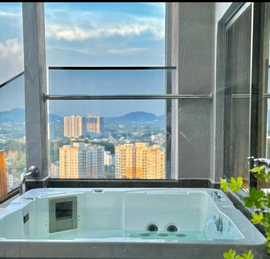 Pangsapuri Private Jacuzzi With Outdoor Cinema 7pax-jonker *